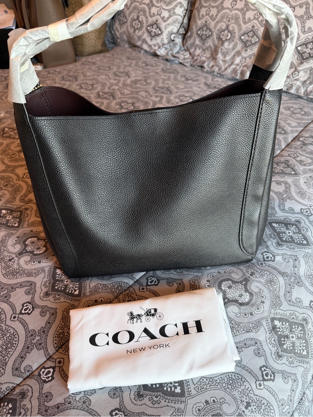 NWT Coach Black Pebbled Leather Shoulder Tote with Gold Logo - Picture 4 of 9